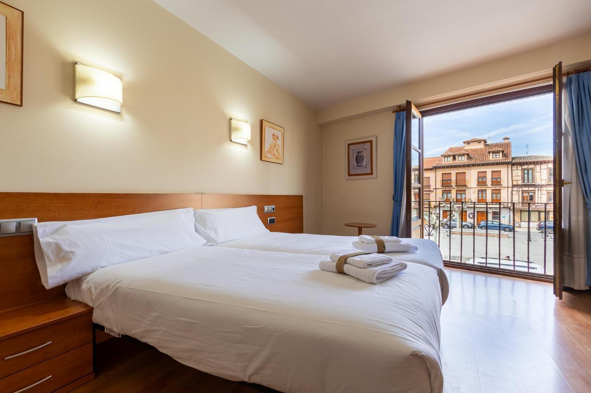 Insidehome Zaravencia Plaza Mayor Toro Exterior photo