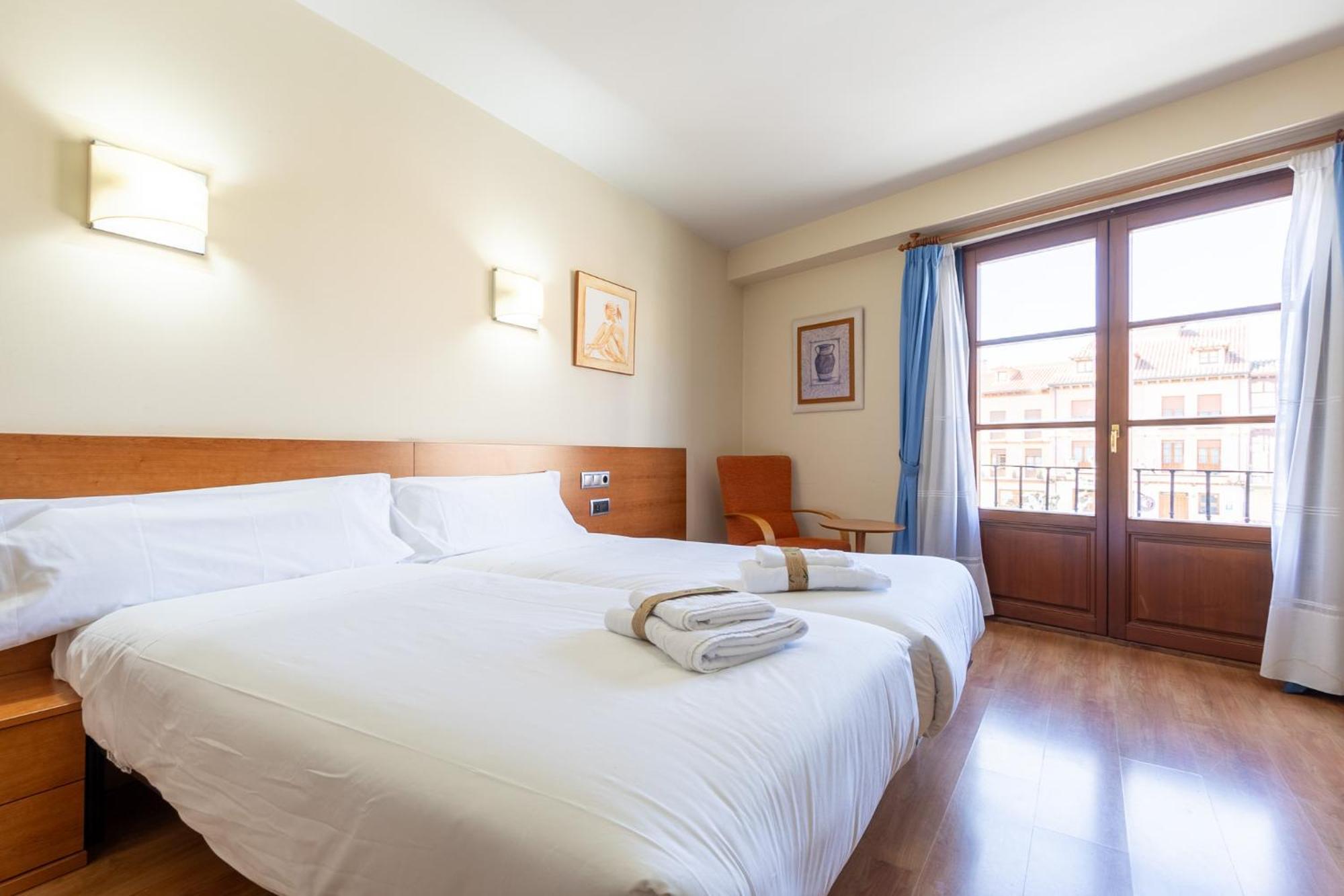 Insidehome Zaravencia Plaza Mayor Toro Exterior photo